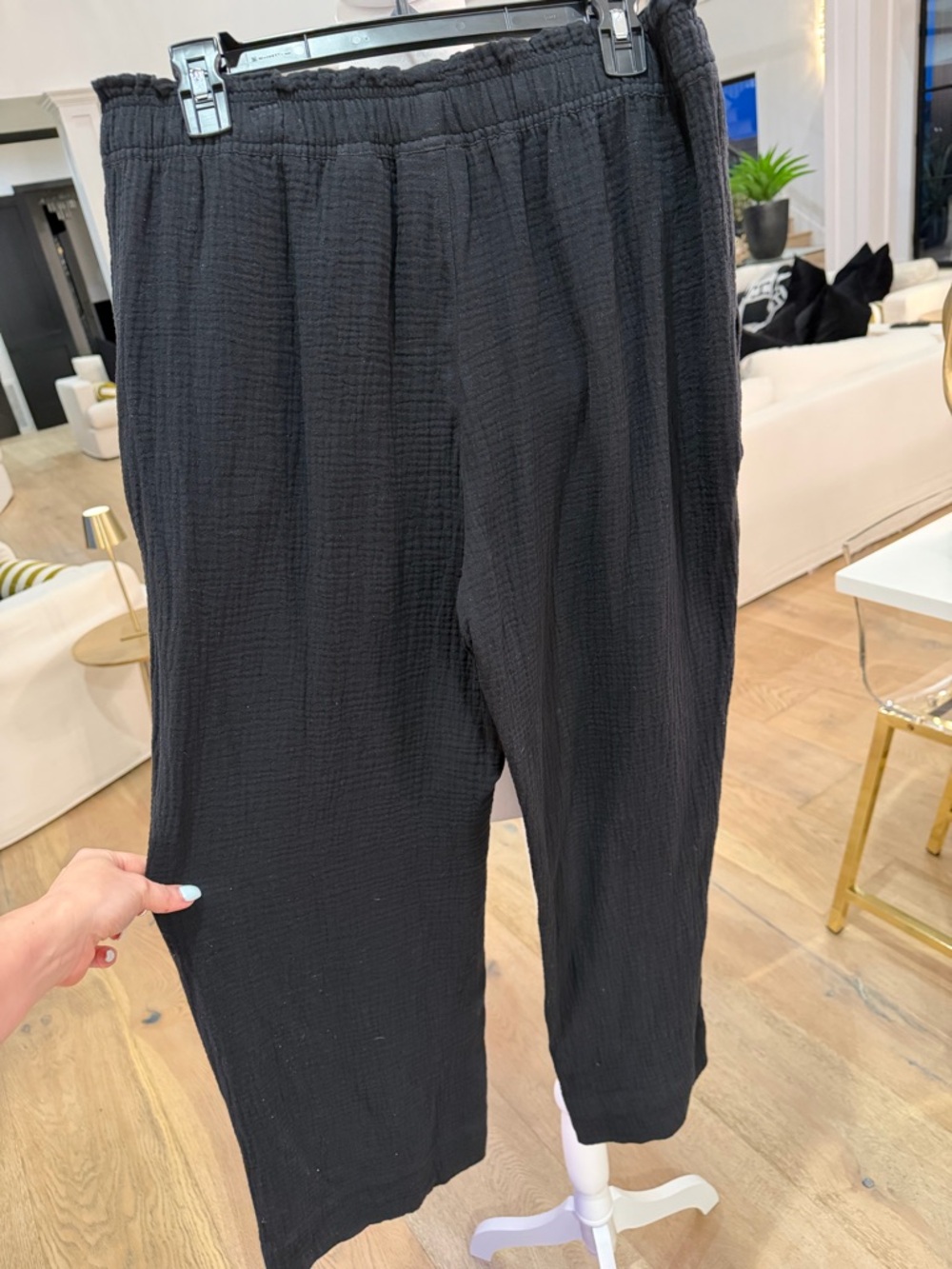 H&M Black Textured Elastic-Waist Jogger Pants